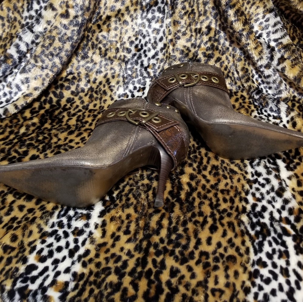 Boots - Picture 5 of 5
